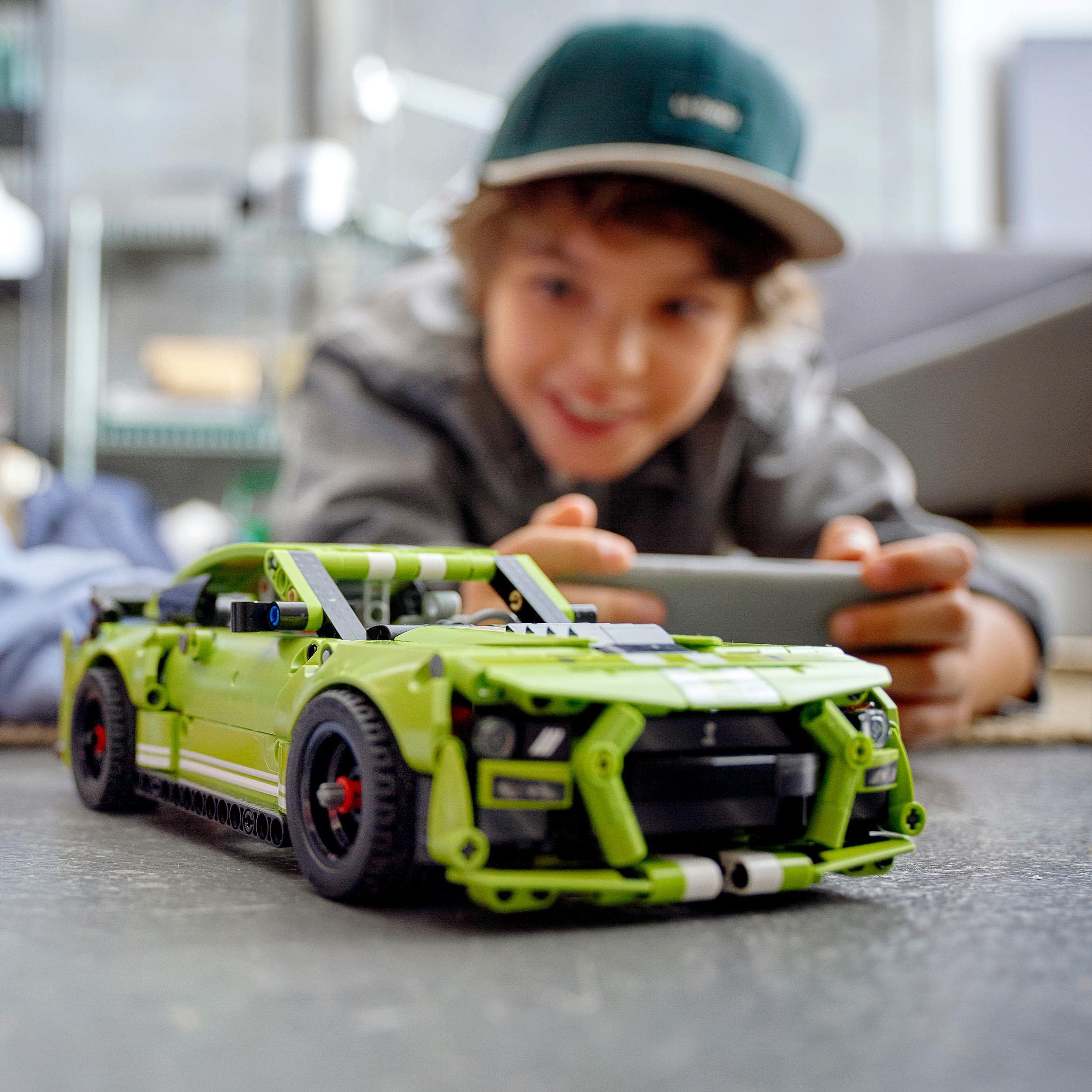Amazon.com: Lego Technic Ford Mustang Shelby (R) GT500(R) 42138